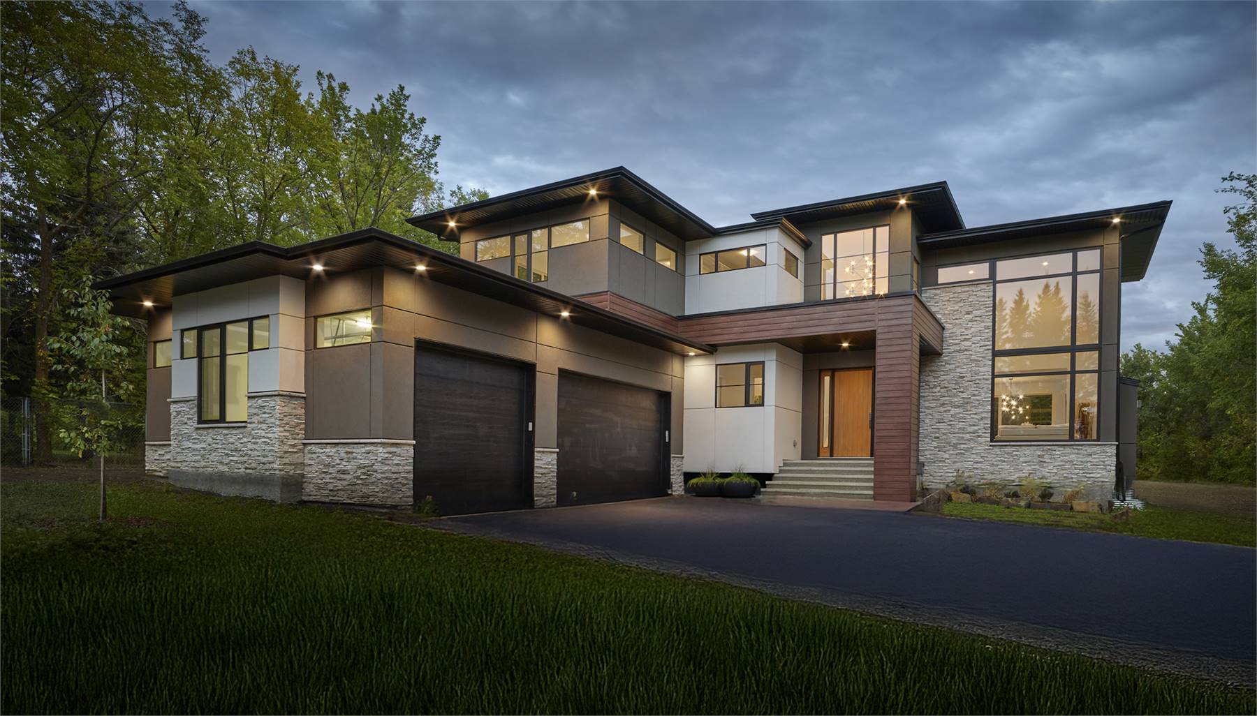 Striking Modern with an Abundance of Natural Light