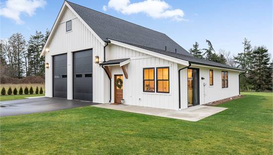 Attractive Modern Farmhouse ADU