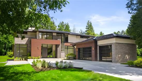 Modern Luxury Family Home with Outdoor Space